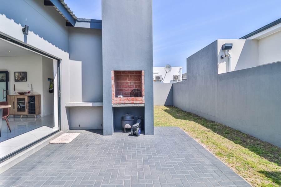 3 Bedroom Property for Sale in Sandown Western Cape